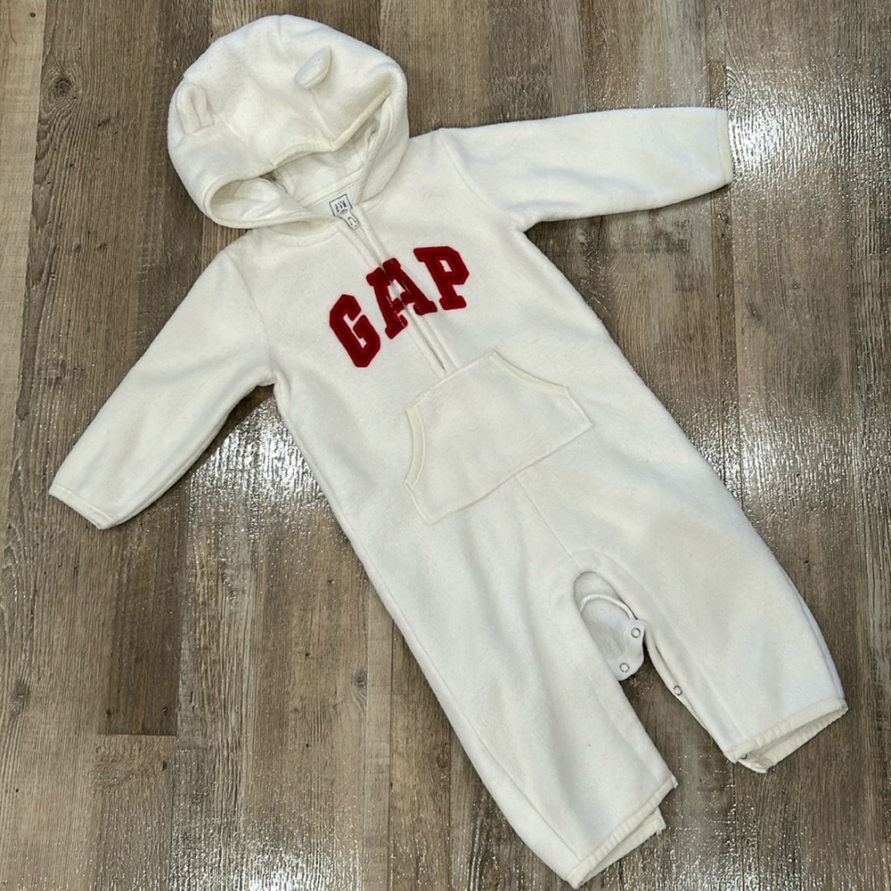 Gap fleece one piece 6-12 months